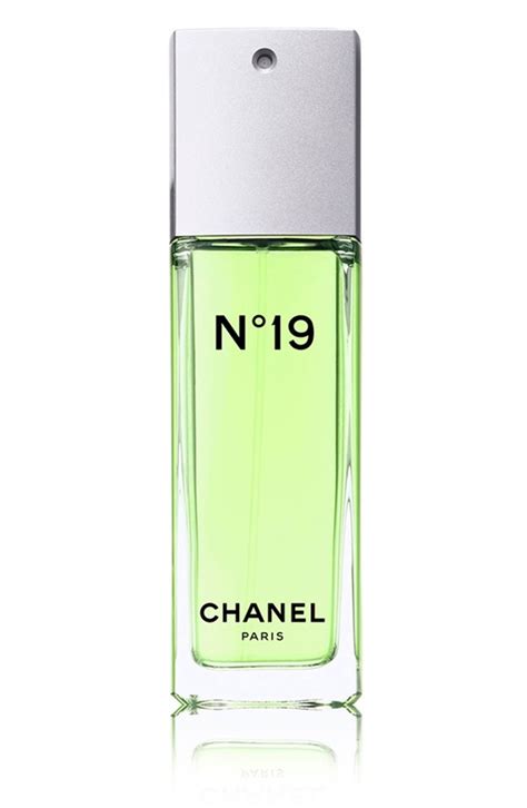 chanel 19 pour un homme|N°19 .